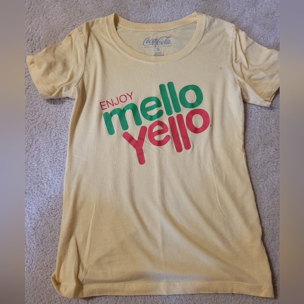 Mello Yellow Tee Shirt Womens Small